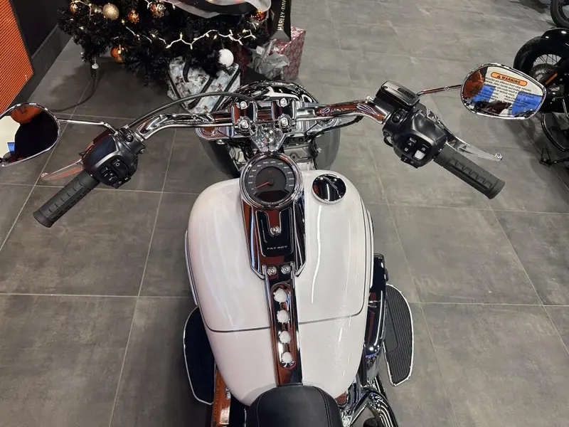 Harley-Davidson Fat Boy® White Onyx Pearl - Chrome 2026