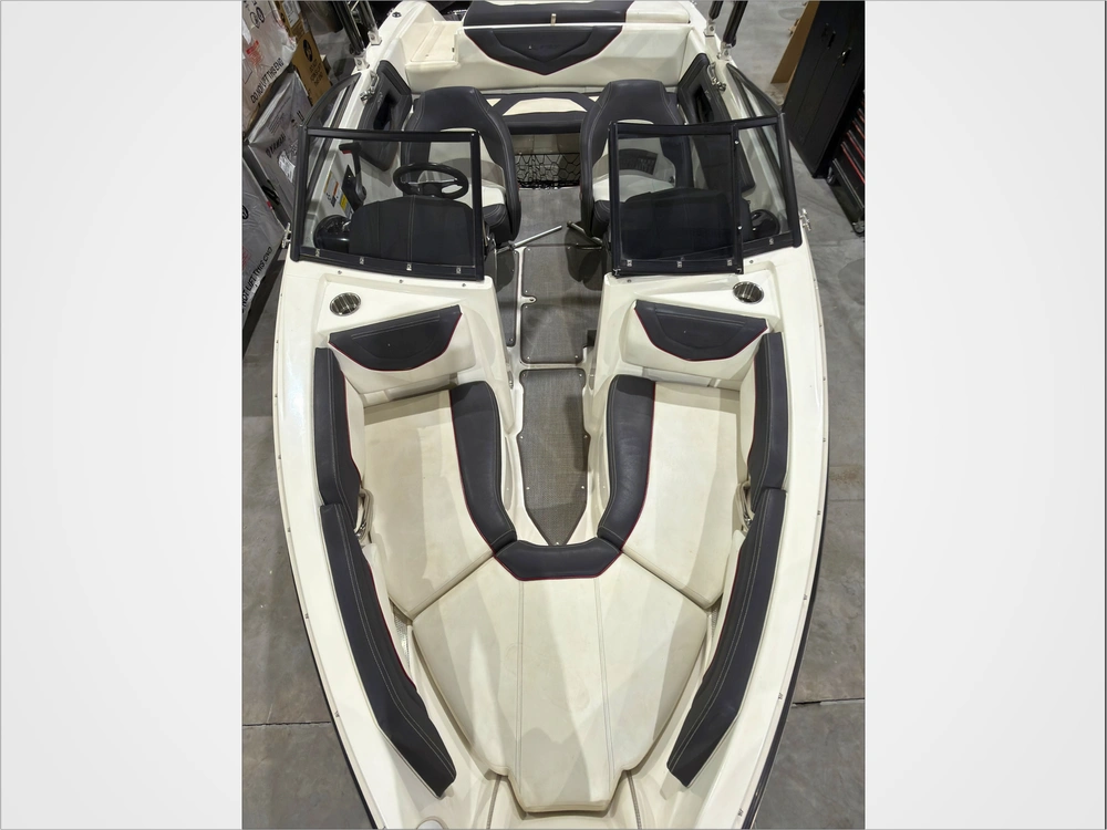 2013 Larson Lsr 2100 alt