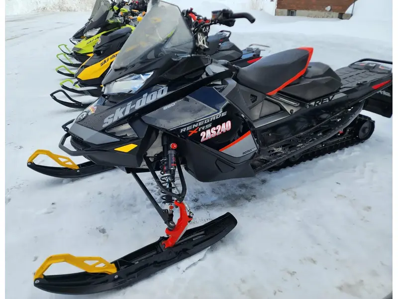 2020 Ski-Doo RENEGADE XRS 850