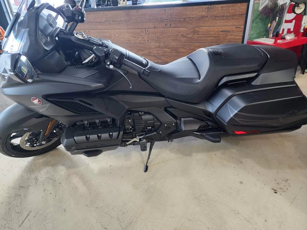 2025 Honda Gl1800bs alt