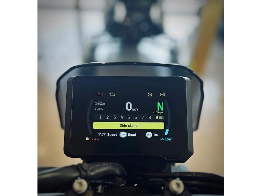 2025 Husqvarna 801 Svartiplen