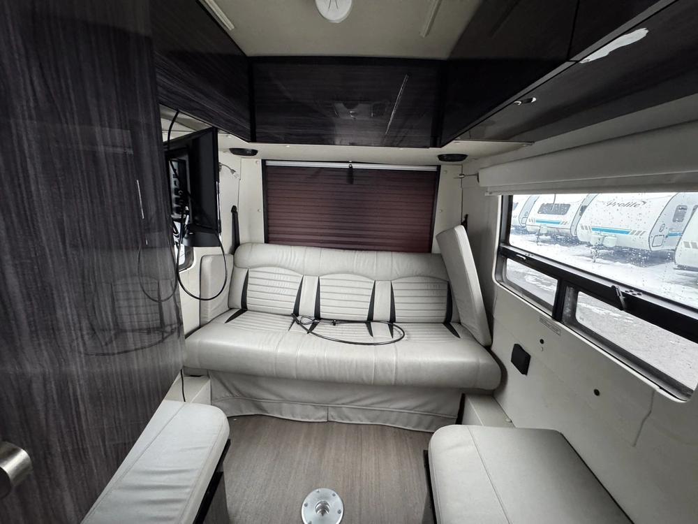 Winnebago Era 70b 2022 alt