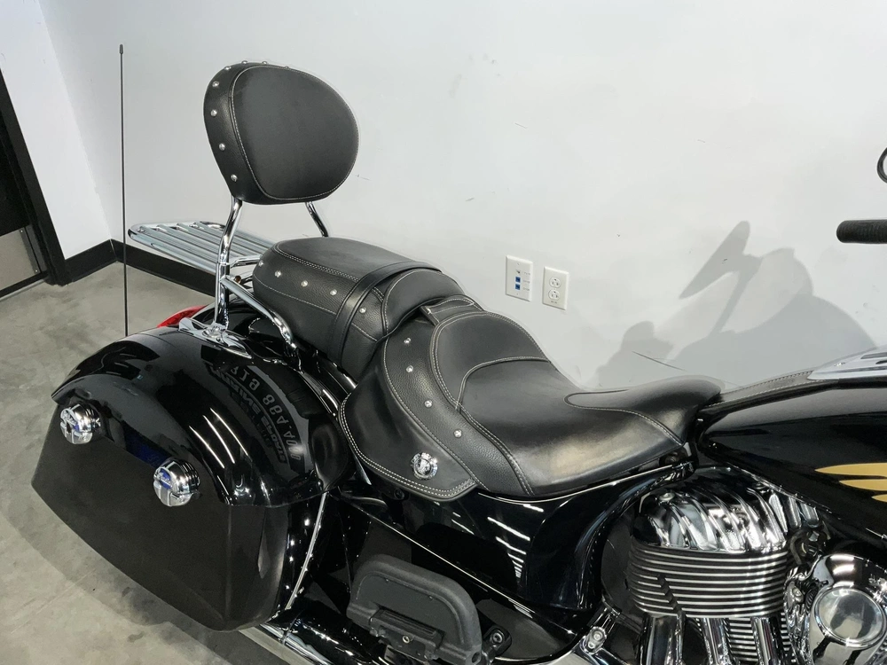 Indian Motorcycle Chieftain 2014 alt