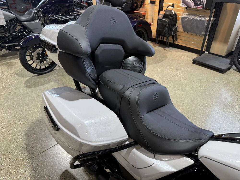 2026 Harley-davidson Road Glide Limited alt