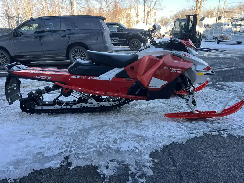 2020 Can-Am BACKCOUNTRY 850 XRS 154 **MOTONEIGE MULTI-SEGMENT PAR EXCELLENCE!!**