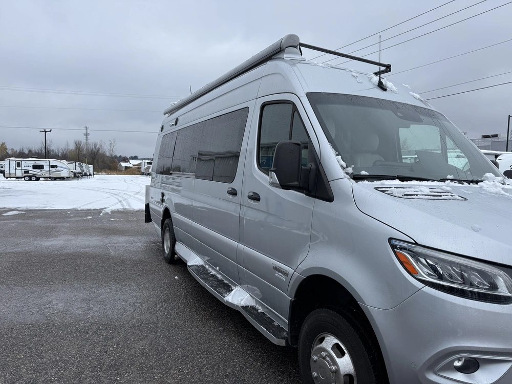 Winnebago Era 70b 2022 alt