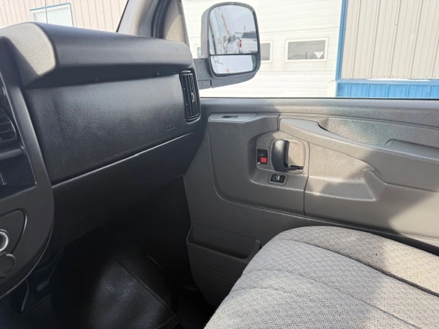 2014 Gmc Savana 3500 Cargo Van alt