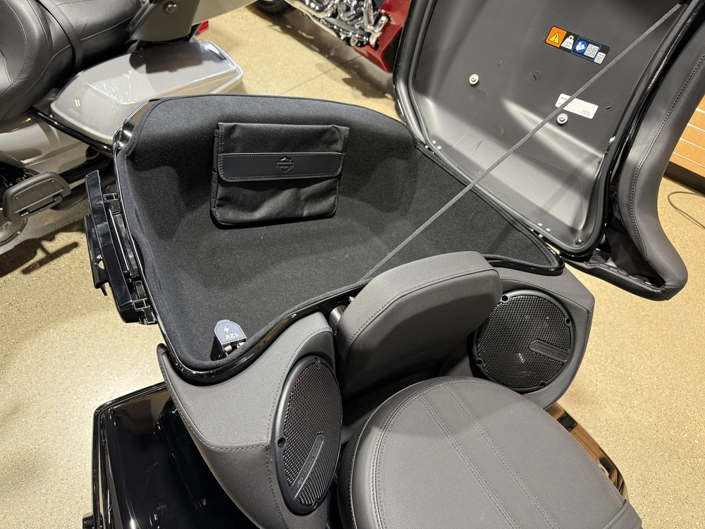 2026 Harley-davidson Road Glide Limited alt