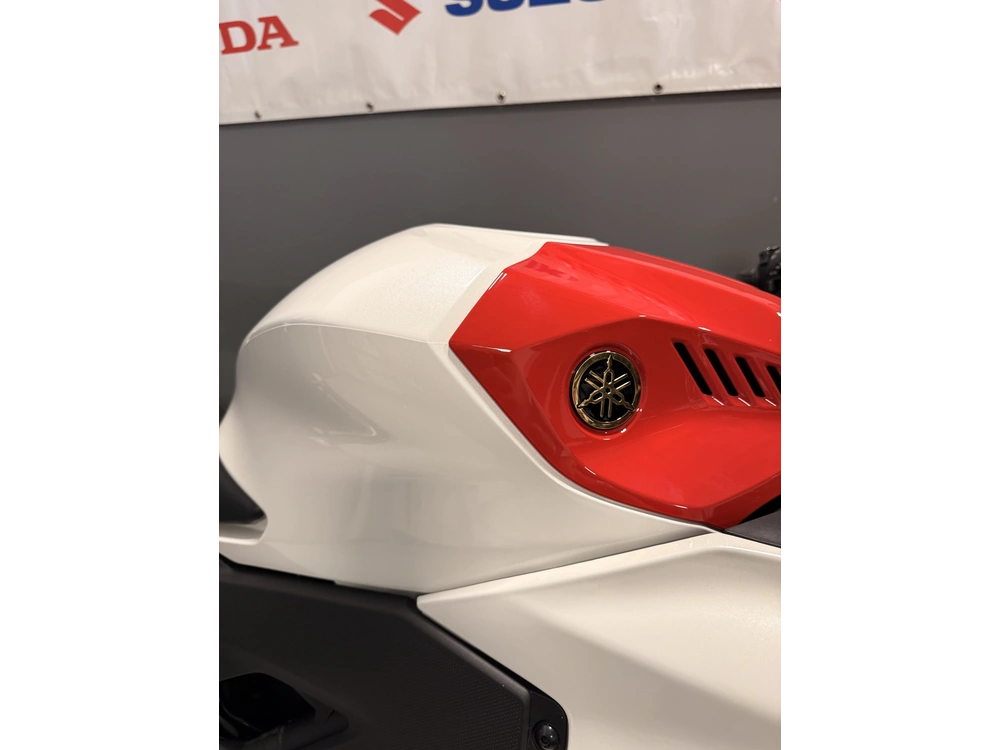 Yamaha Yzf-r3 Yzf-r3 70e Anniversaire 2026 alt