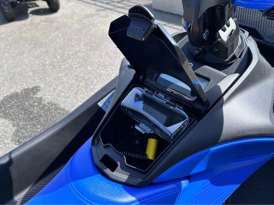 2025 Sea-doo Spark™ 1up Trixx-90 (audio) alt
