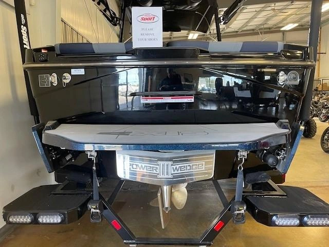 2023 Axis Wake Research A225 alt