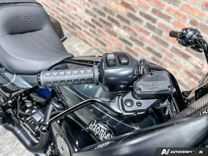 2026 Harley-Davidson Street Glide Limited thumbnail 17