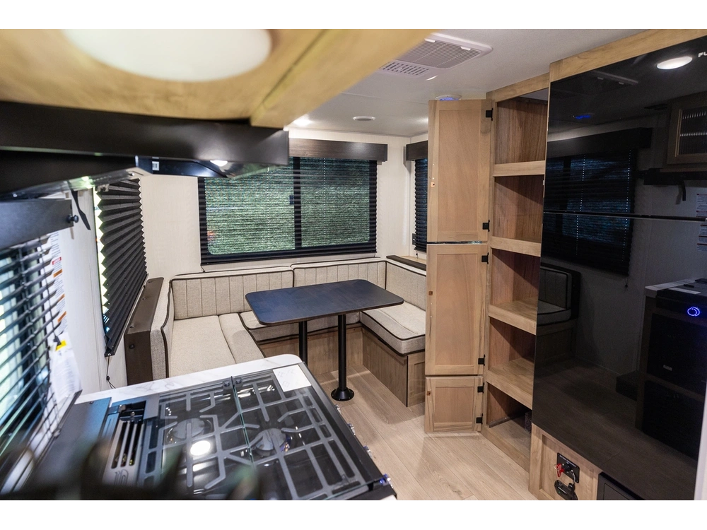 2026 Cherokee 20rdse Grey Wolf alt