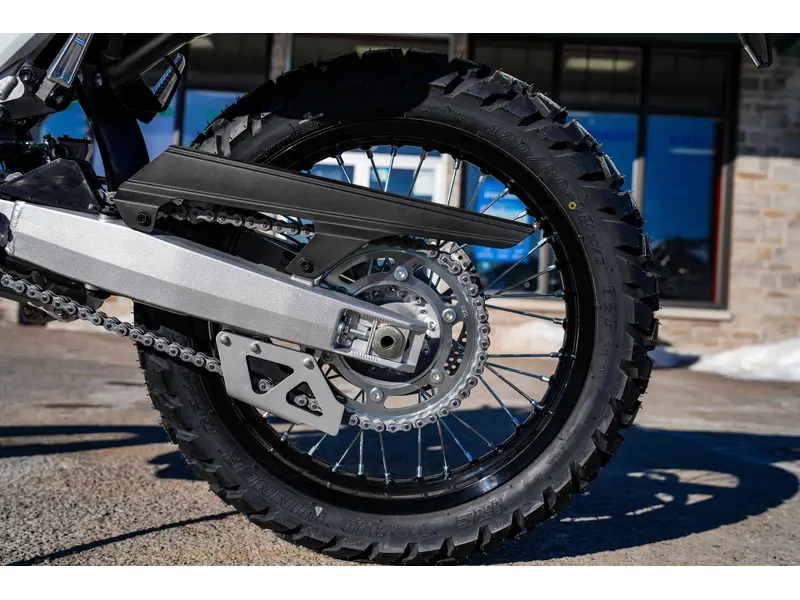 2025 Suzuki DR-Z4S thumbnail 12
