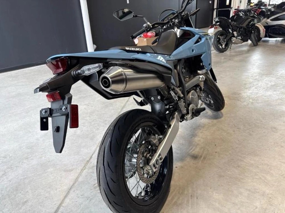 Suzuki Dr-z400sm Sky Grey 2025 alt