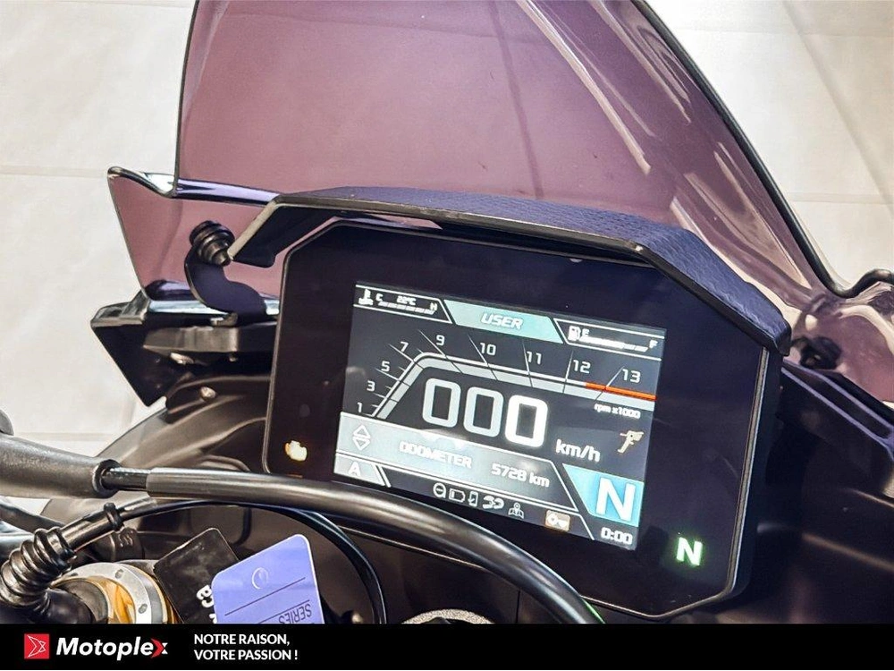 Aprilia Tuono V4 Factory 2022 alt