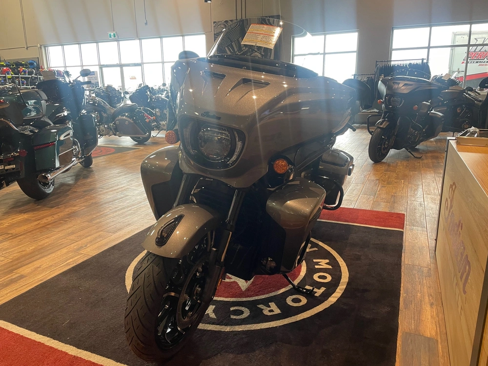 2026 Indian Motorcycle Roadmaster Pp Dh 112 W/pb Audio Package - Heavy Metal alt