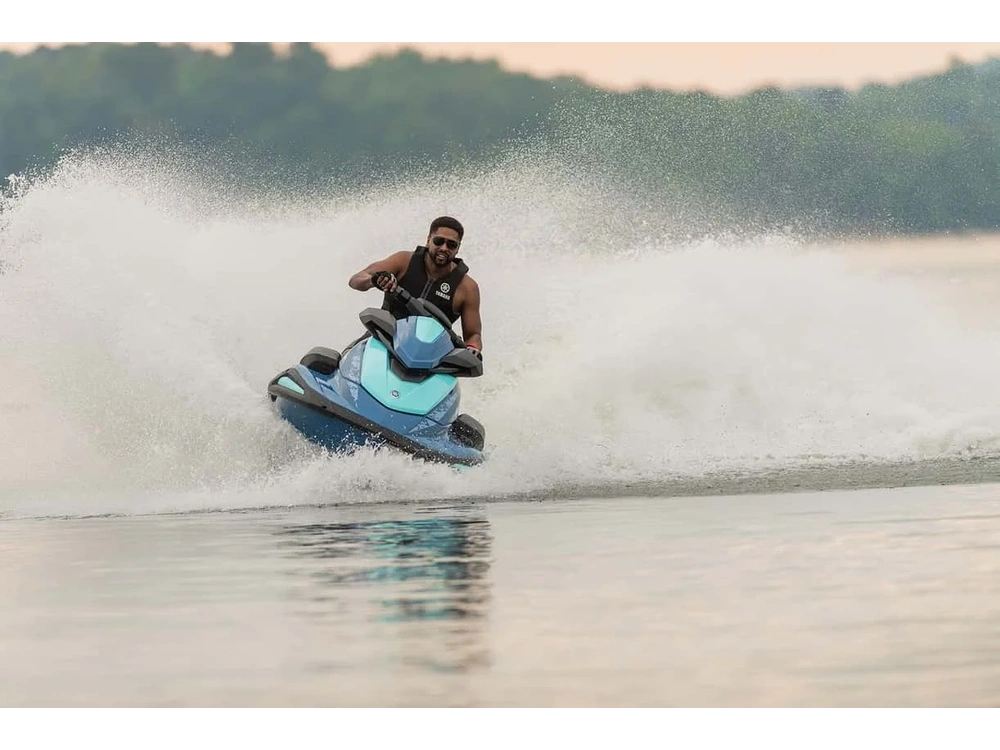 2026 Yamaha Cruiser alt