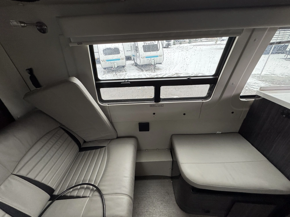 Winnebago Era 70b 2022 alt