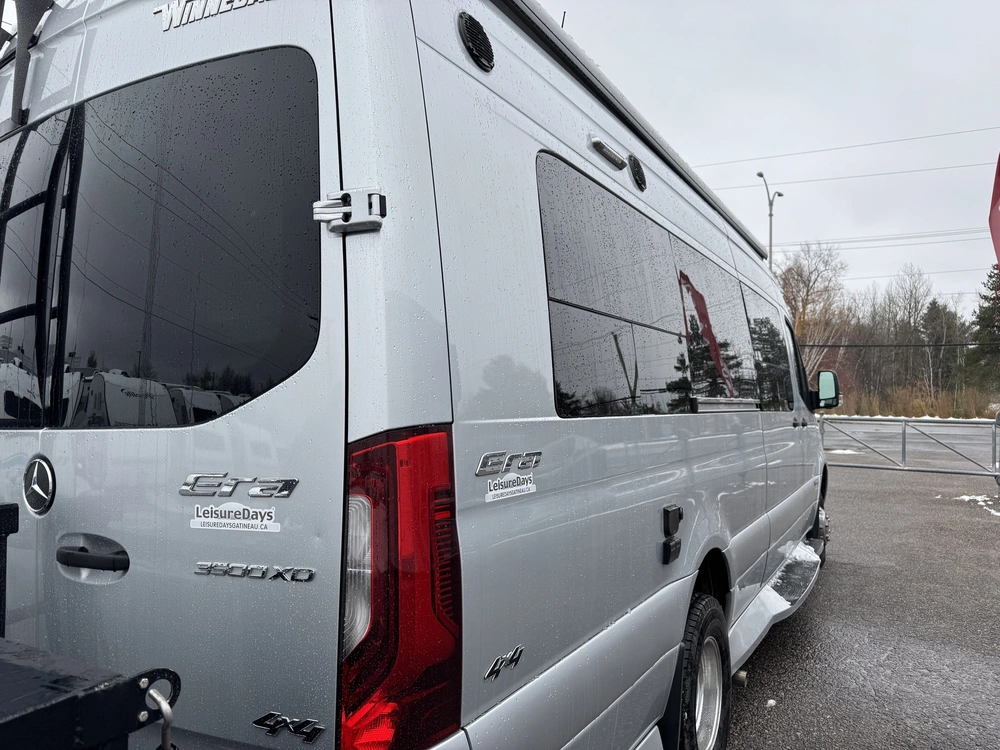 2022 Winnebago Era 70b alt