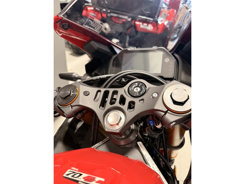 Yamaha Yzf-r3 Yzf-r3 70e Anniversaire 2026 alt