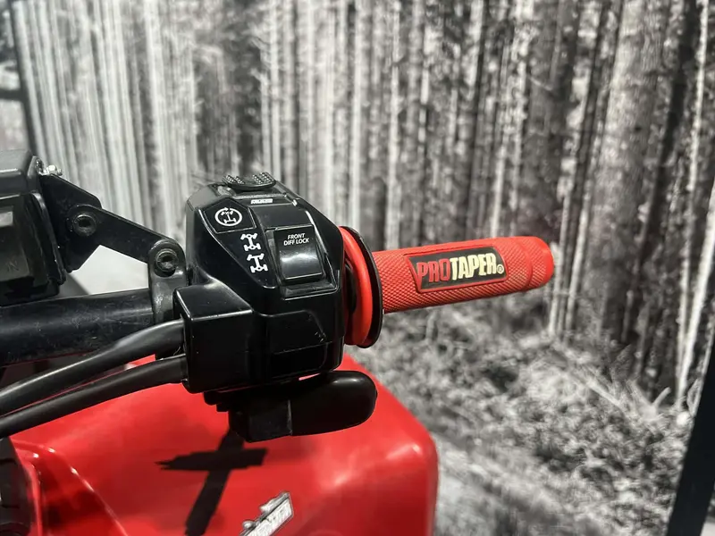 Can-Am OUTLANDER 700 XMR 2024