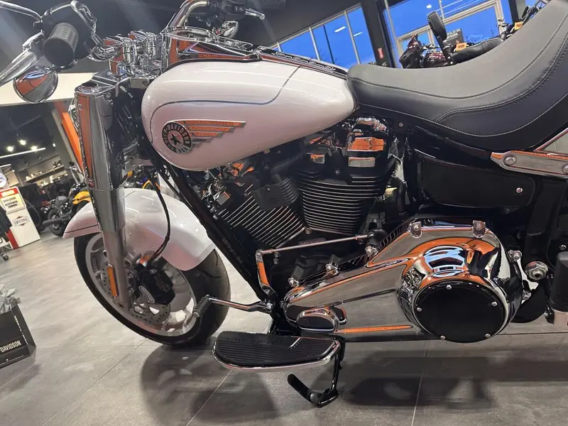 Harley-Davidson Fat Boy® White Onyx Pearl - Chrome 2026