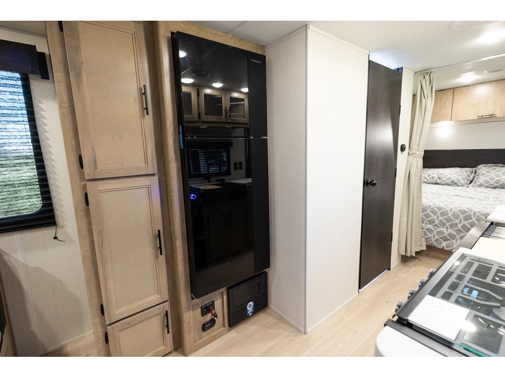 2026 Cherokee 20rdse Grey Wolf alt