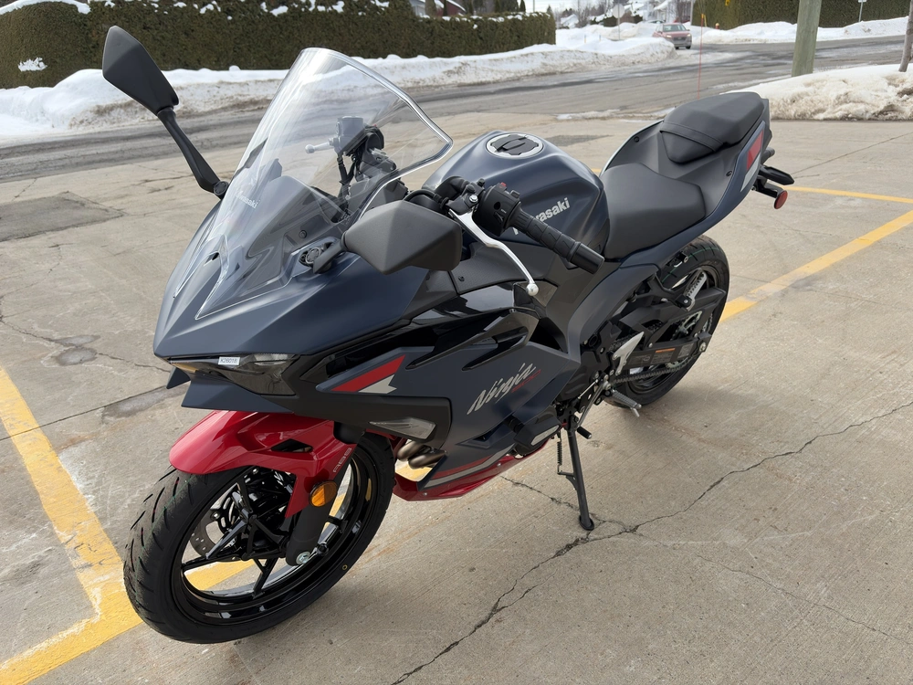 2026 Kawasaki Ninja 500 Se alt