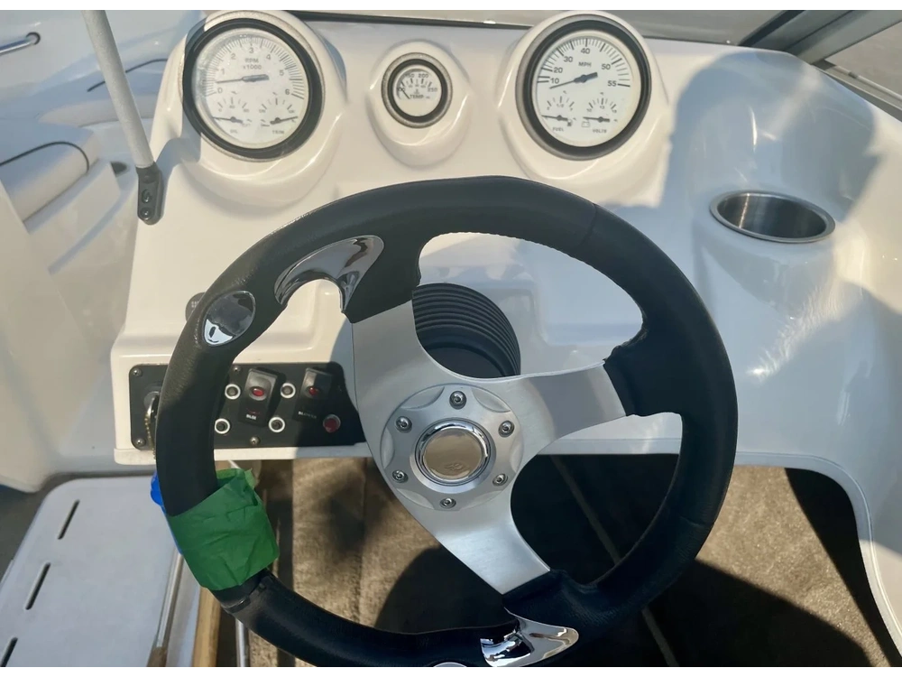 Larson Lx 1750 2010 alt