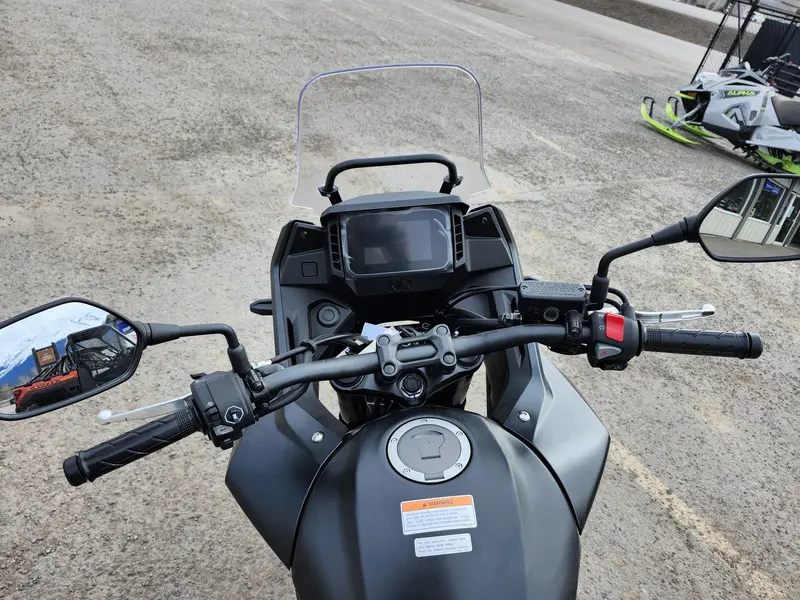 2025 Honda NX500 thumbnail 9