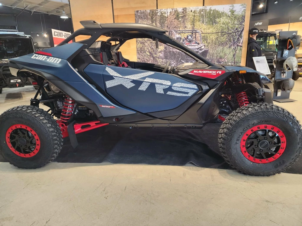 2026 Commander Maverick R X Rs 999t Dct alt