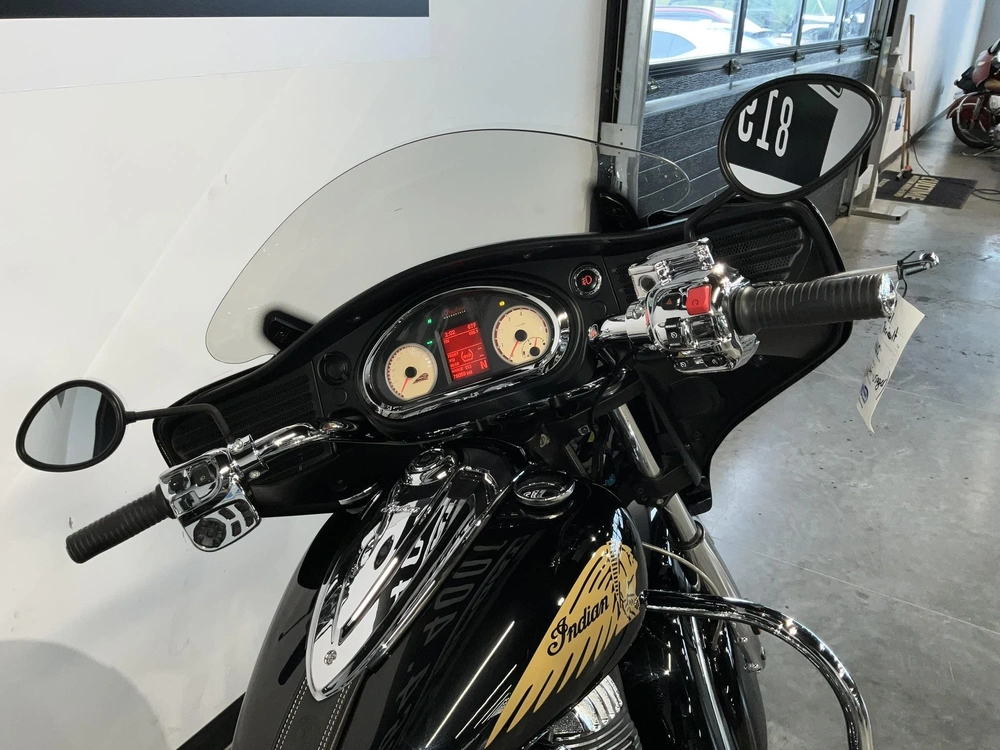 Indian Motorcycle Chieftain 2014 alt