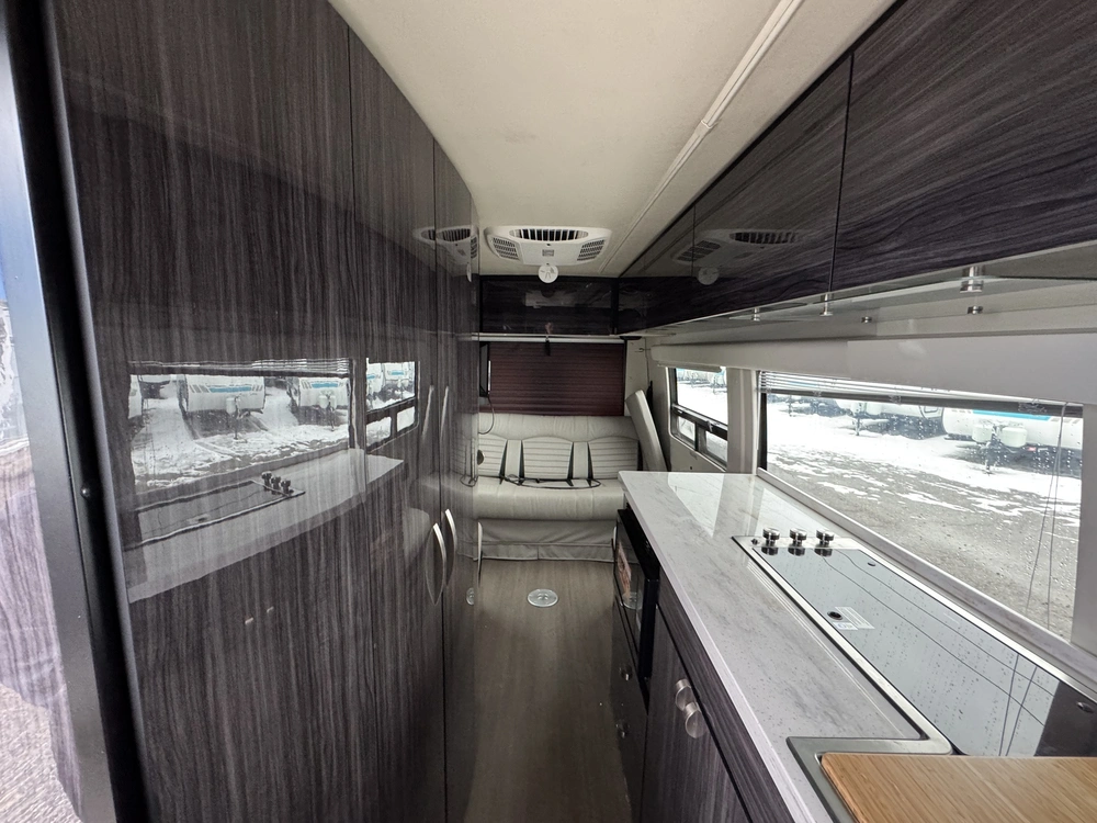 Winnebago Era 70b 2022 alt