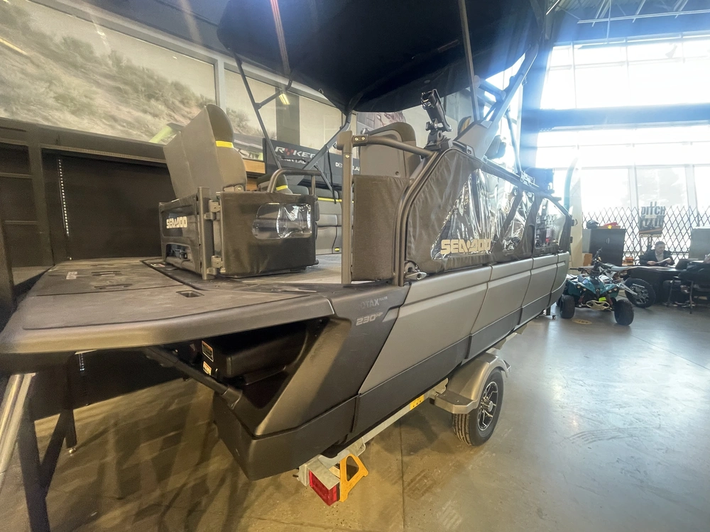 2026 Sea-doo Switch Fish 18' alt