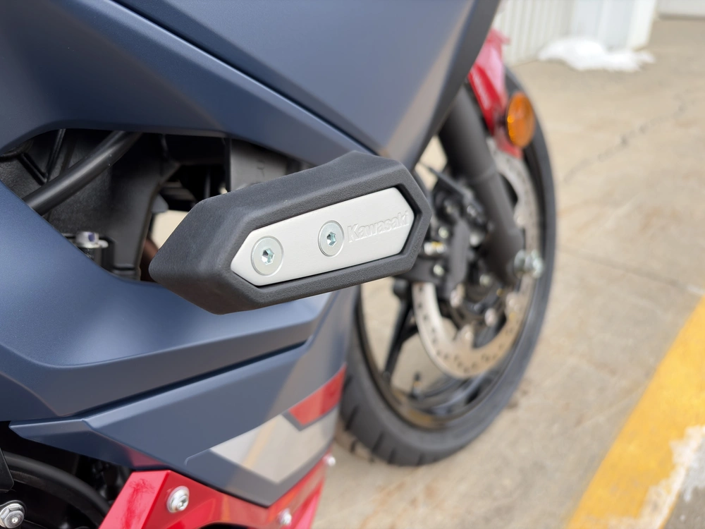 2026 Kawasaki Ninja 500 Se alt