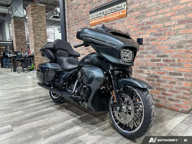 2026 Harley-Davidson Street Glide Limited thumbnail 2