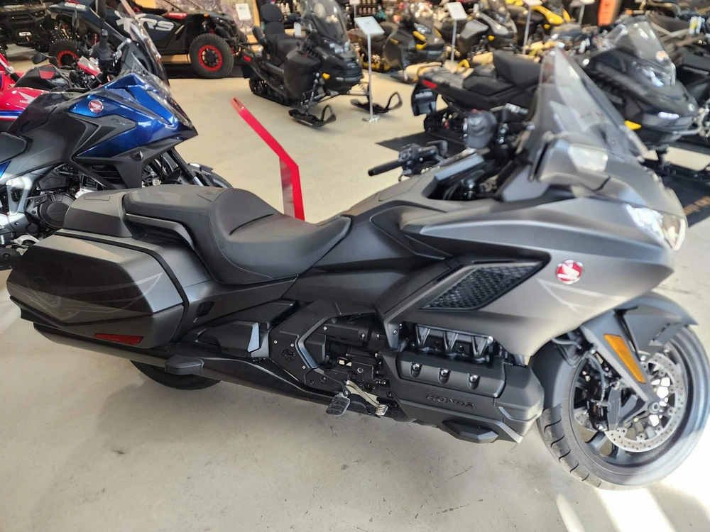 2025 Honda Gl1800bs alt