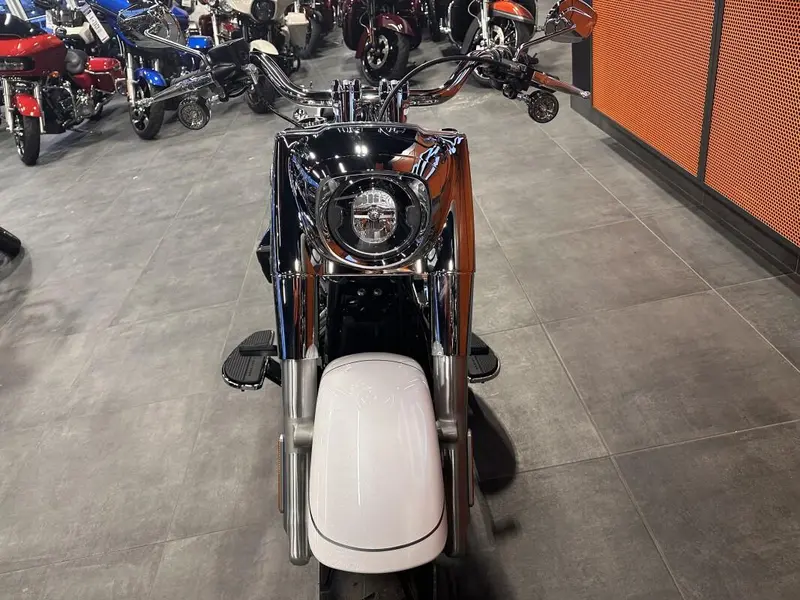 Harley-Davidson Fat Boy® White Onyx Pearl - Chrome 2026