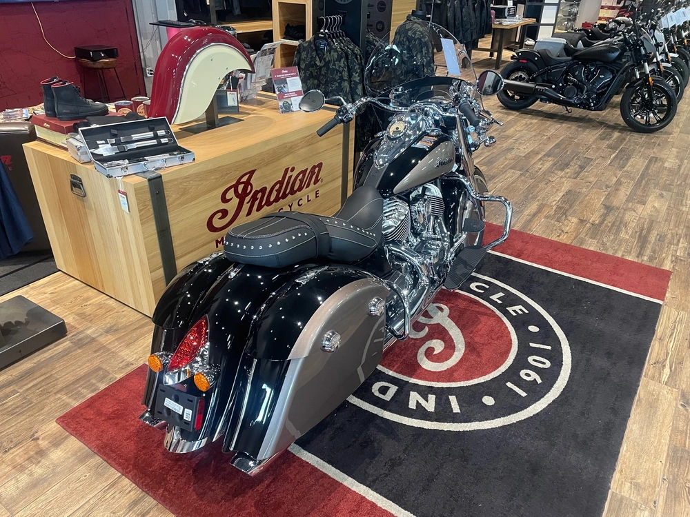 2026 Indian Motorcycle Springfield alt