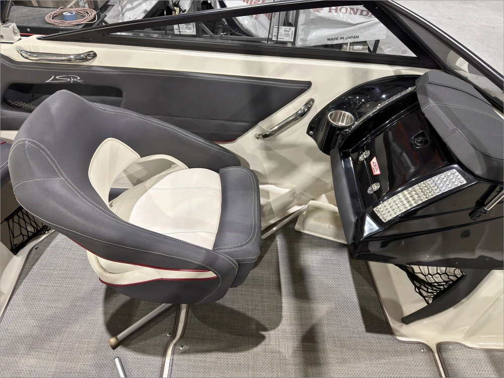 2013 Larson Lsr 2100 alt