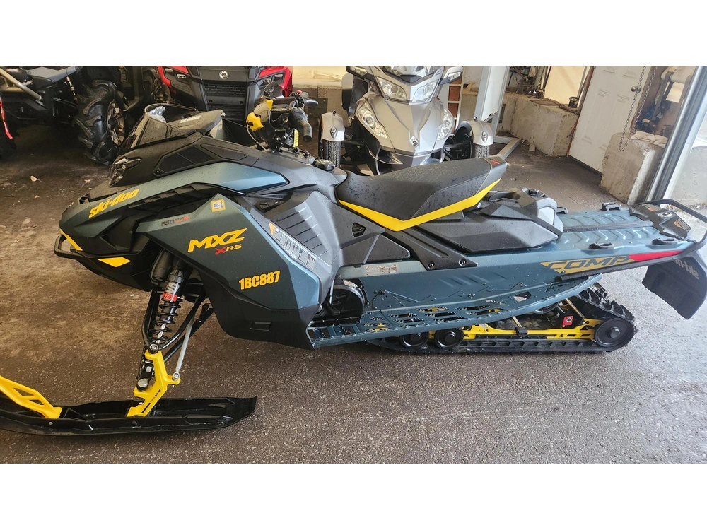 2026 Ski-doo Mxz Xrs 850 Turbo, Smart Shocks, 10.25 Gauge alt