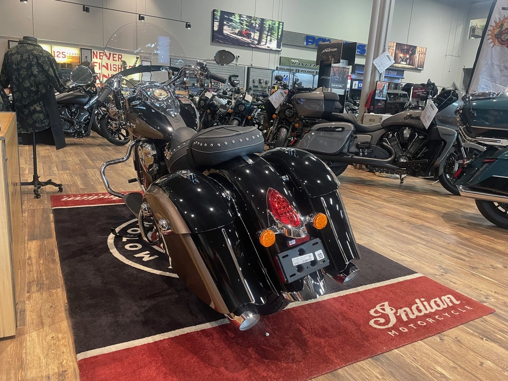 2026 Indian Motorcycle Springfield alt