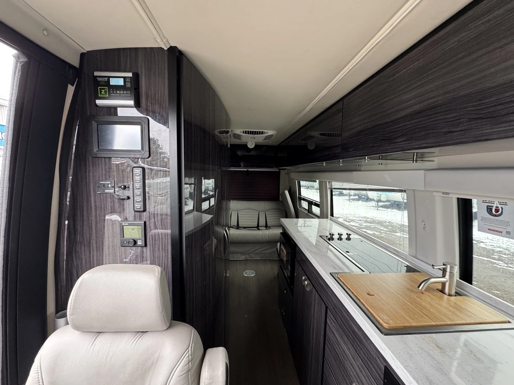 Winnebago Era 70b 2022 alt