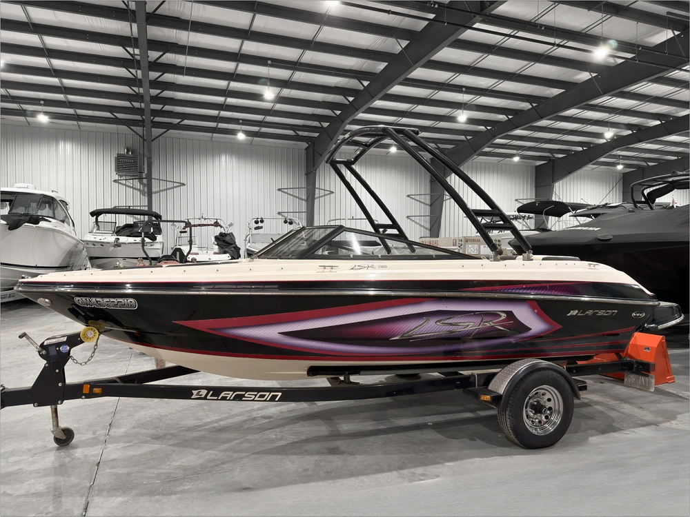 2013 Larson Lsr 2100 alt