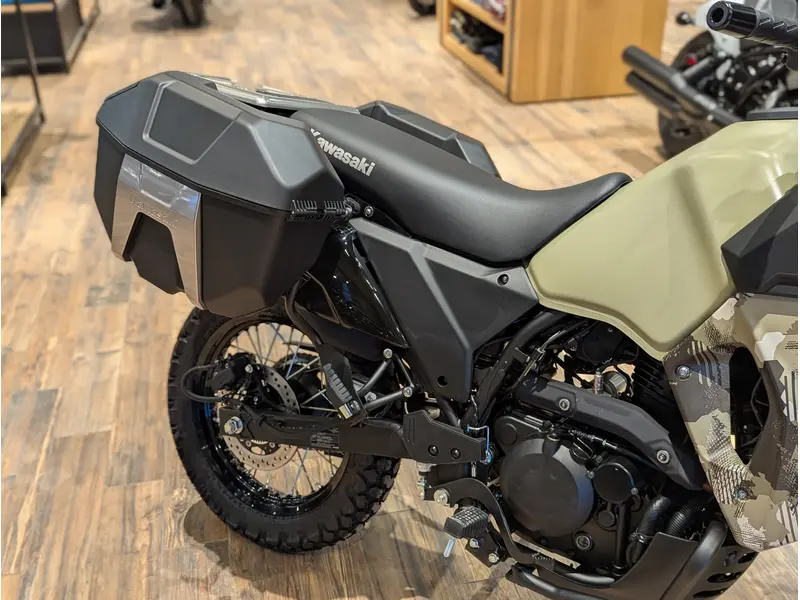 2026 Kawasaki KLR650 Adventure // Cypher Camo Beige (Matte)/Metallic Matte Carbon Gray thumbnail 10