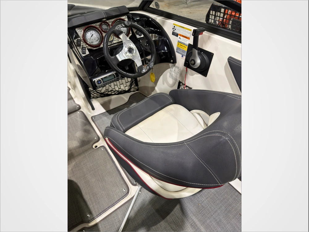 2013 Larson Lsr 2100 alt