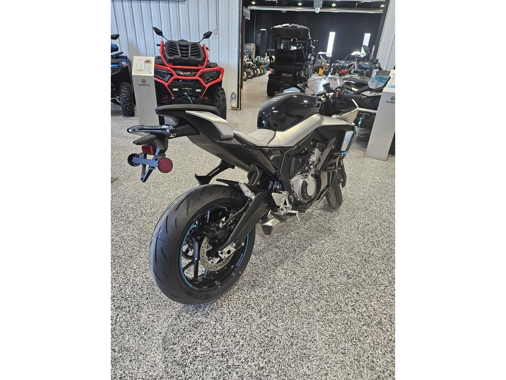 2026 Cfmoto 675ss alt