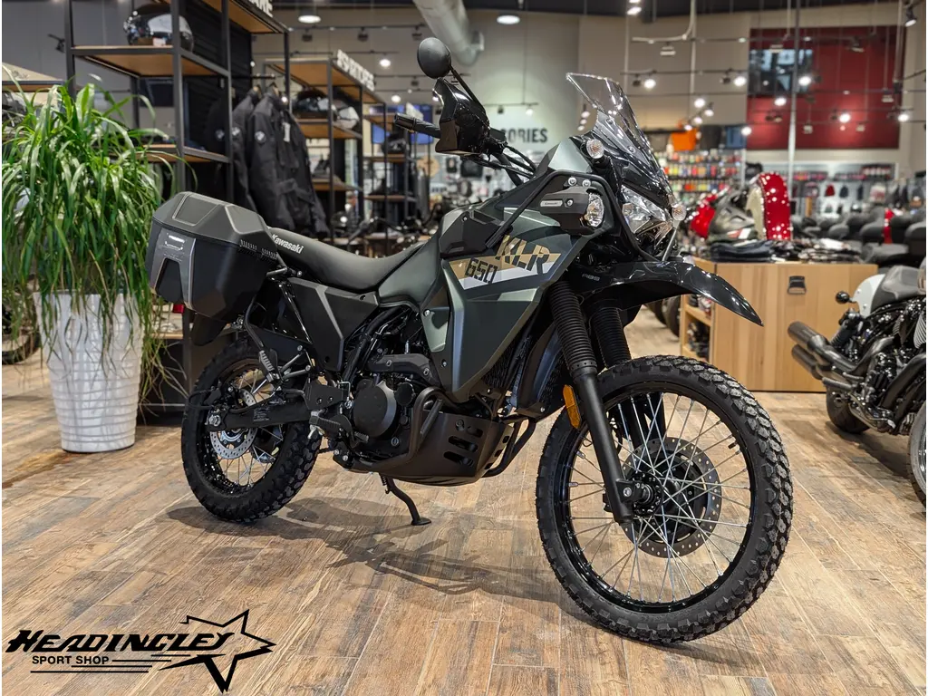 2026 Kawasaki KLR650 Adventure // Metallic Matte Dark Green 