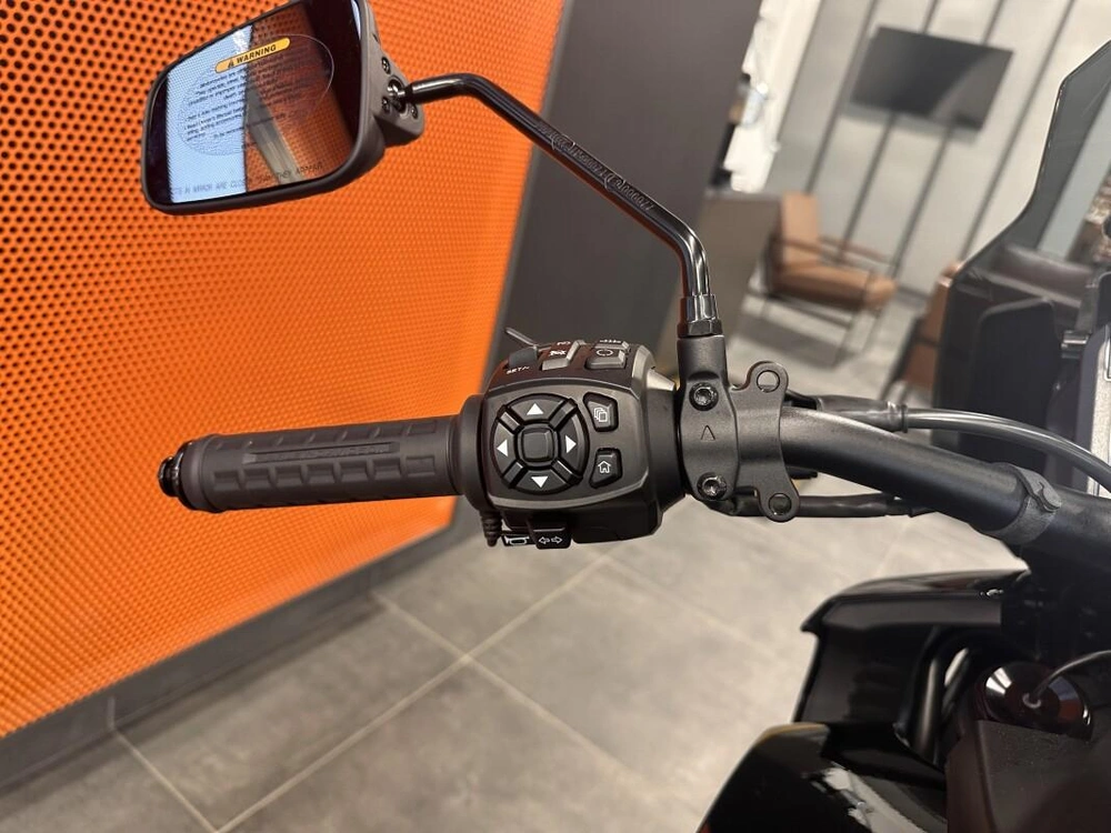 2025 Harley-davidson Adventure Touring alt